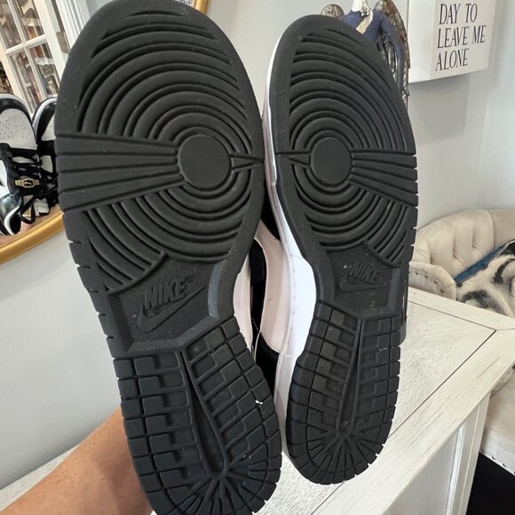 NIKE Panda Dunks World Champs Black & White Gold Plate SE Retro 9.5 - Picture 15 of 15